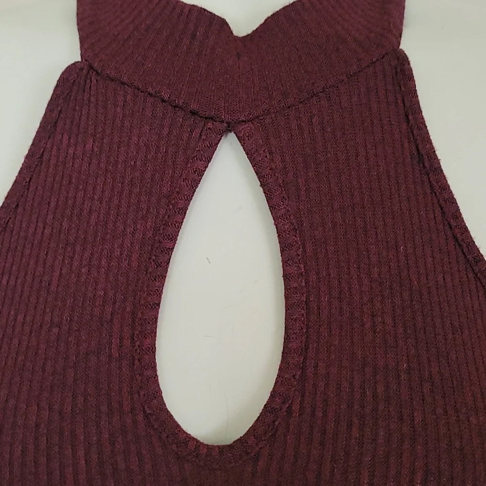 Cold Shoulder Top - Picture 2 of 5